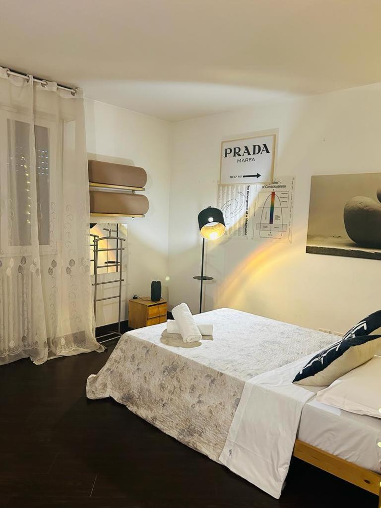 Prada Apartment Milan Bagian luar foto